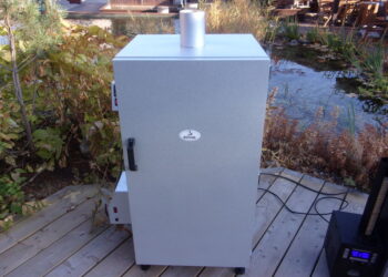 Udiarne: Ako si vybrať ideálny typ pre domáce údenie mäsa a rýb